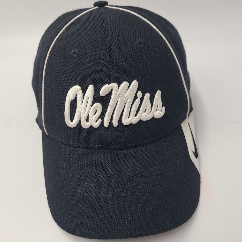 Ole Miss Rebels Hat Nike Fitted M-L Black White NCAA University Legacy91 Dri-Fit